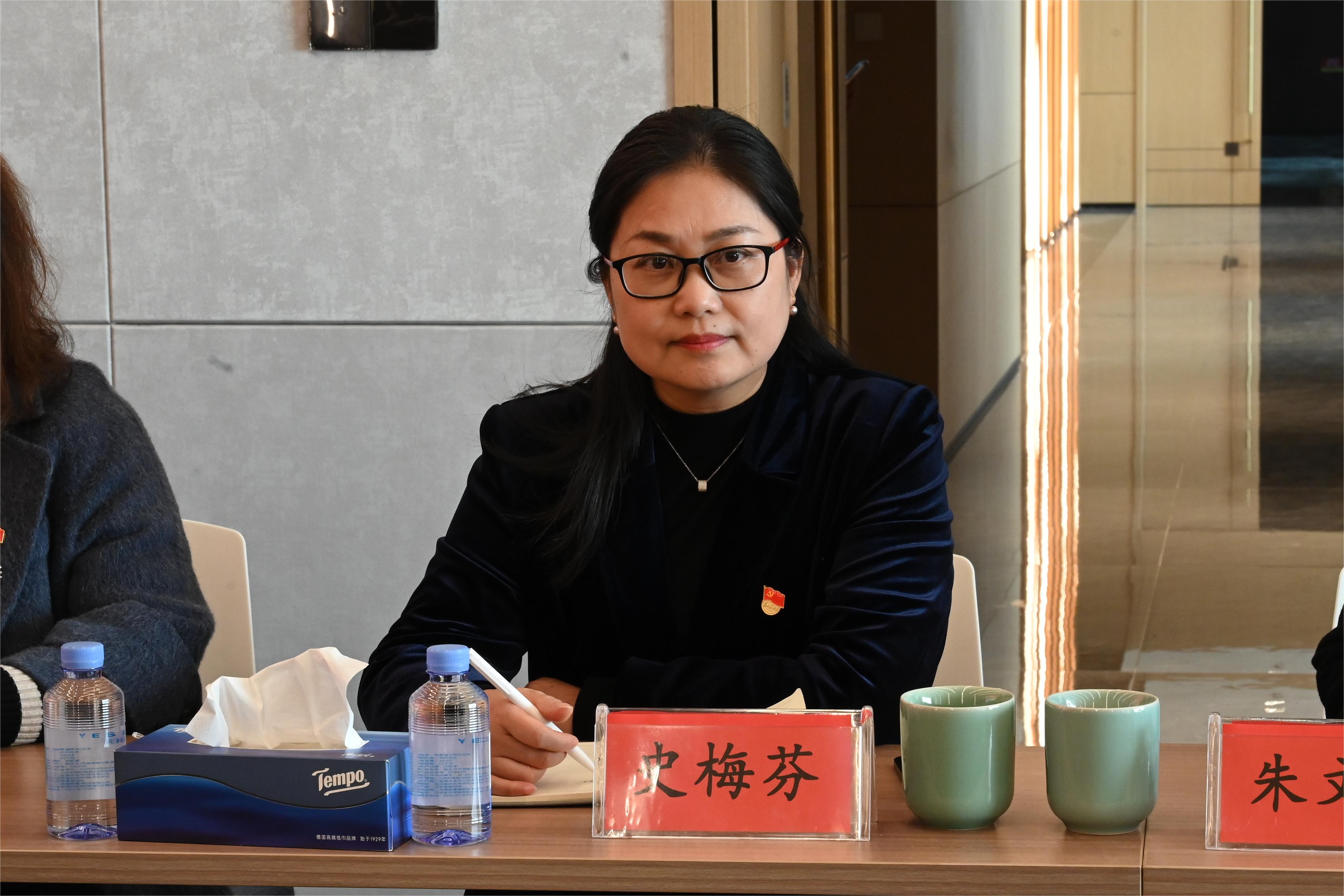 傲雪寒梅自芬芳，恒久绽放谱新章——记6合联盟股份采供部高级部长史梅芬